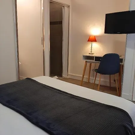 Hotel Le Petit Chateau - 2*