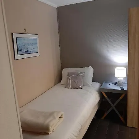 Le Petit Chateau - Hotel