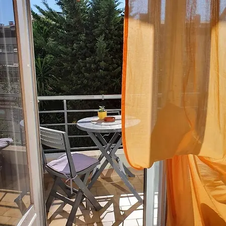 Le Petit Chateau - 2* Cannes