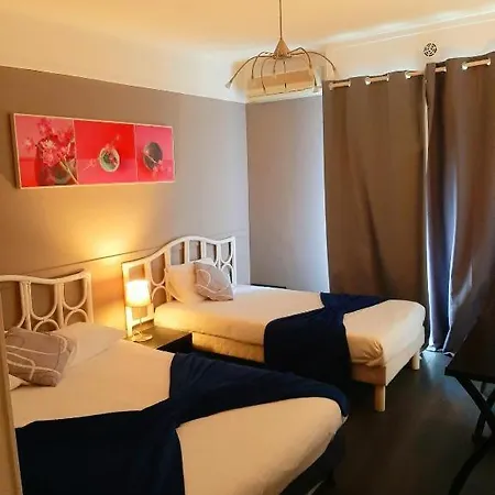 Le Petit Château - Hotel