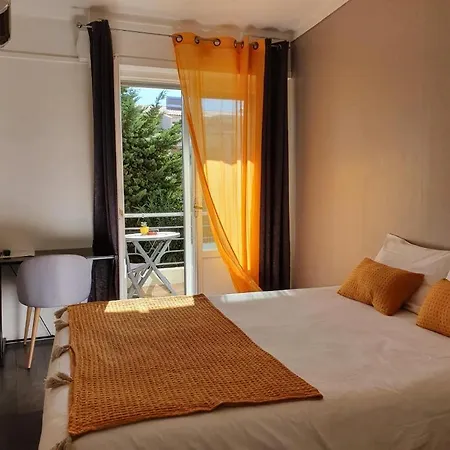 Le Petit Chateau - Hotel