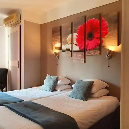 Le Petit Chateau - Hotel 2*